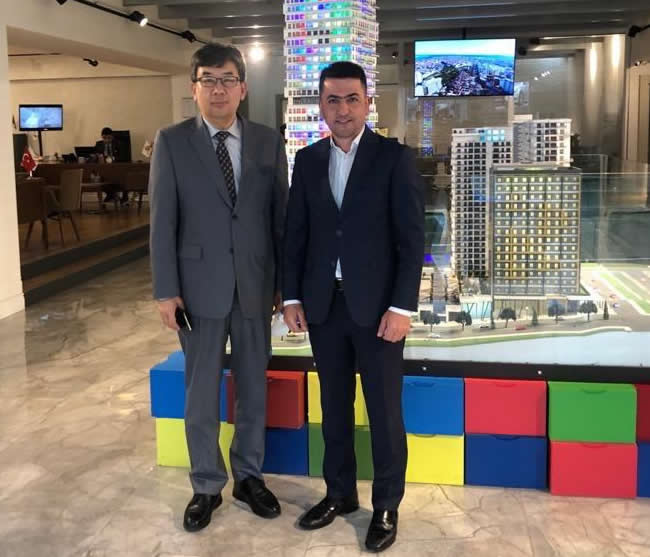 HYUNDAI CEO’su Sn. Byung Yong Kang ile antlaşmamızı yaptık.